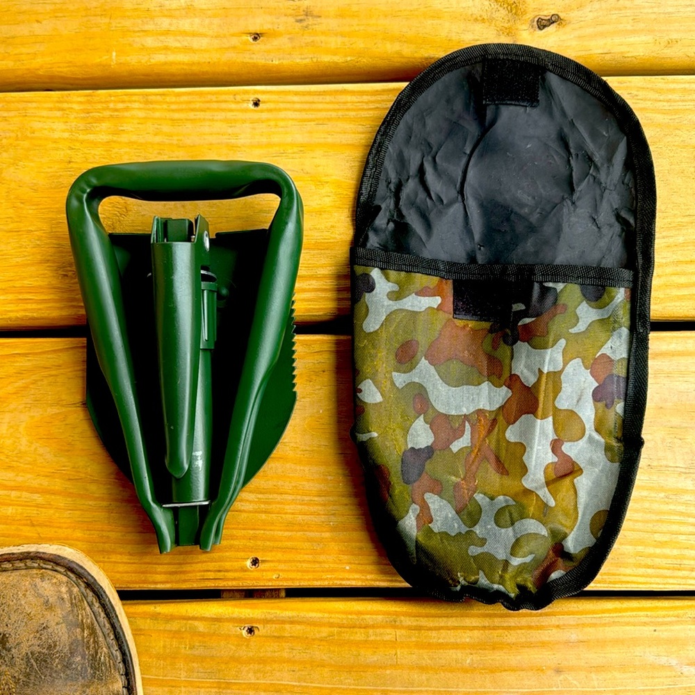 NWOT Military Folding Shovel